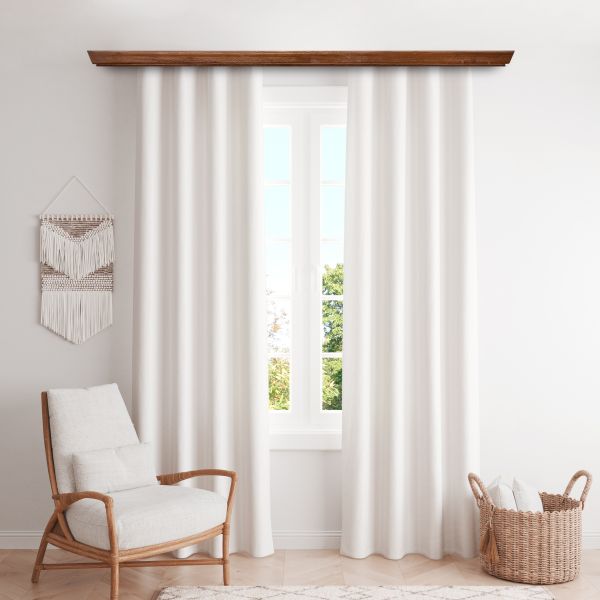 Függönykarnisok mennyezeti vagy oldalfali sínekkel