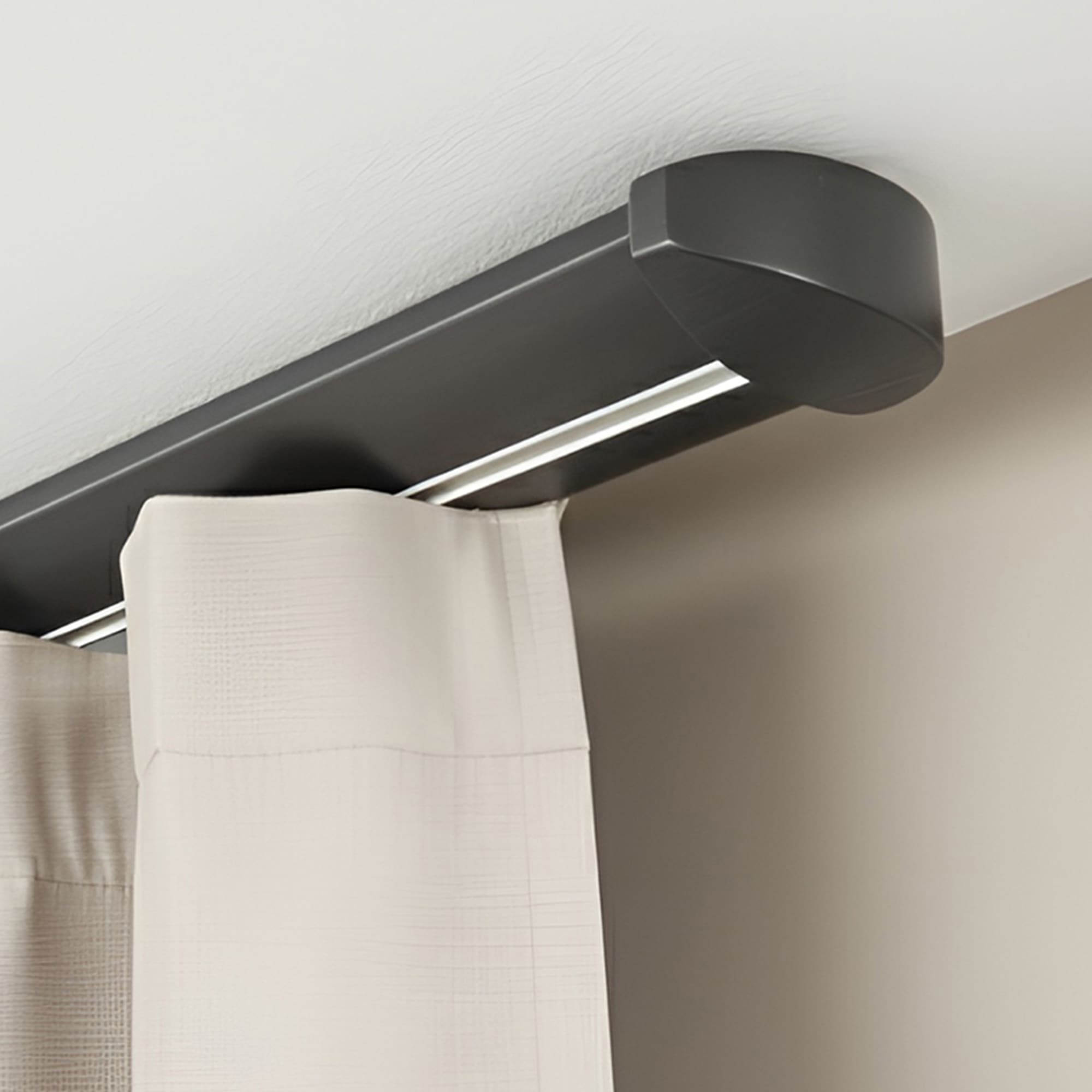 Prémium egysoros fa karnis, falra vagy mennyezetre, alumíniumsínnel Siena gri_antracit Prémium egysoros fa karnis, falra vagy mennyezetre, alumíniumsínnel Siena Gri_antracit