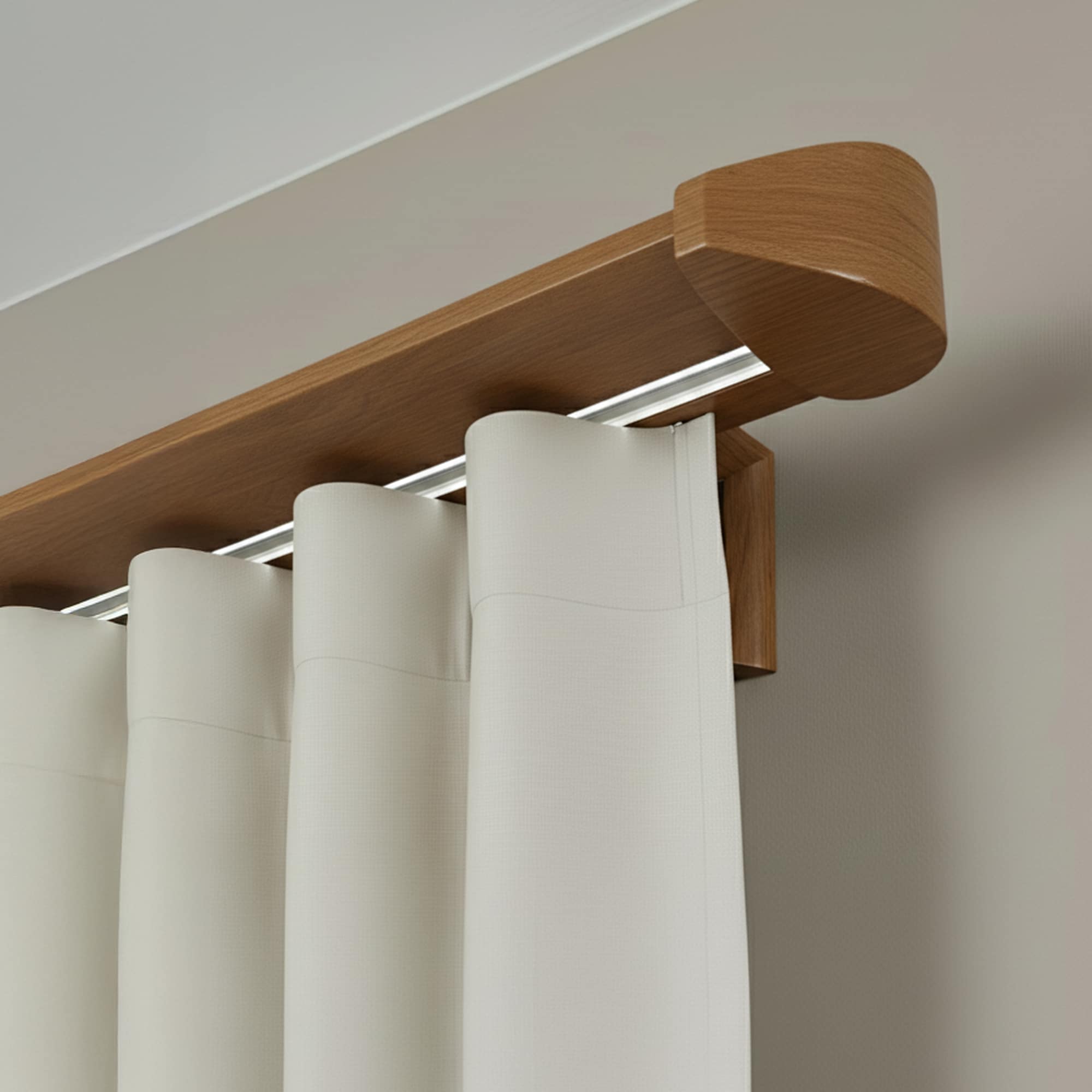 Prémium egysoros fa karnis, falra vagy mennyezetre, alumíniumsínnel Siena stejar Prémium egysoros fa karnis, falra vagy mennyezetre, alumíniumsínnel Siena Tölgy