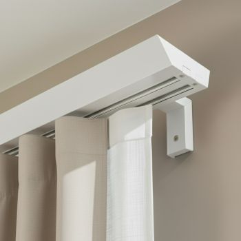 Prémium kétsoros fa karnis, falra vagy mennyezetre, alumíniumsínnel Knauern